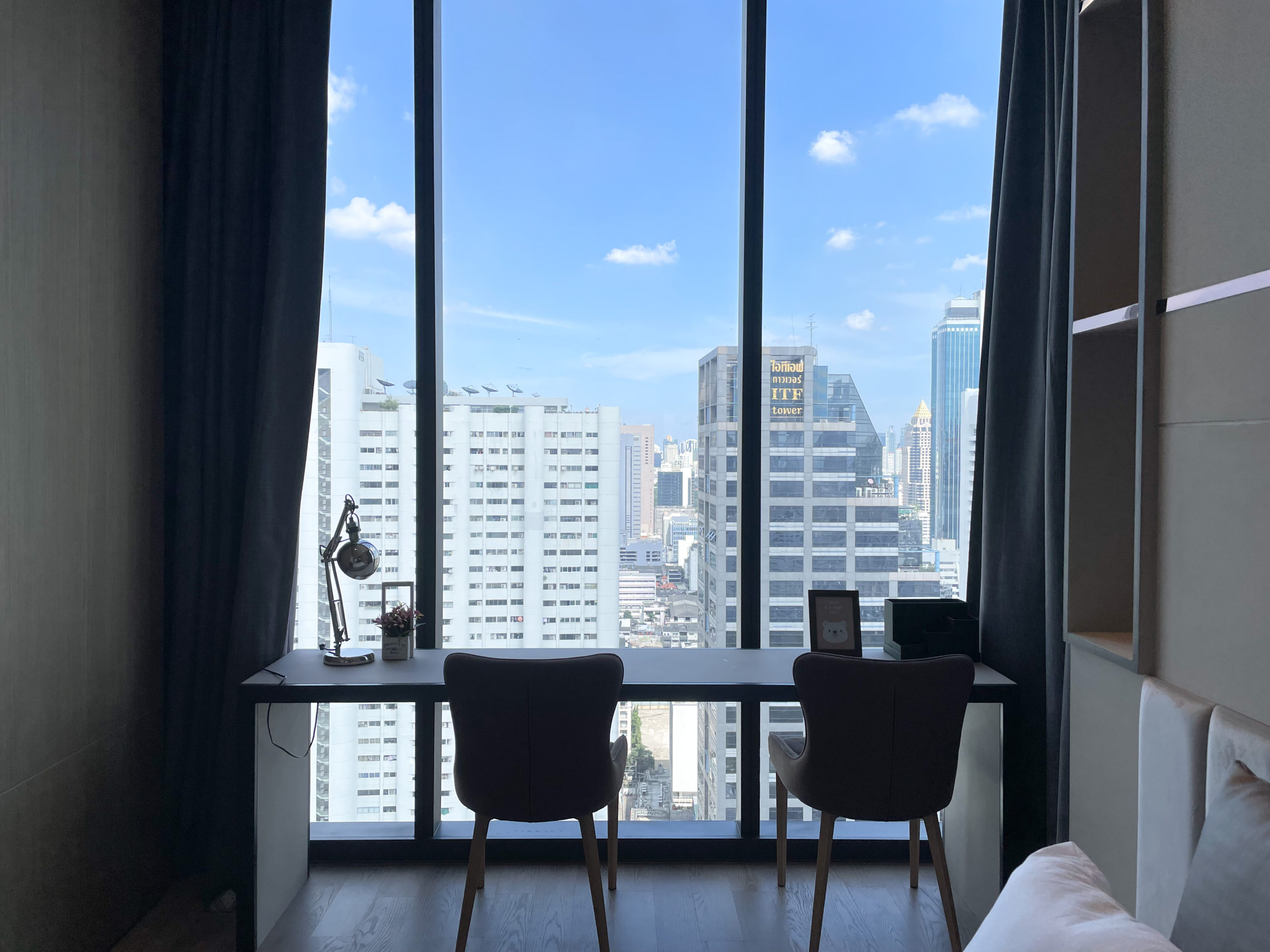 Ashton Silom No 1
